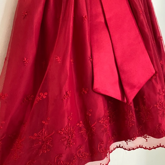 Princess faith Christmas dress embroidered size 5 - Picture 3 of 4